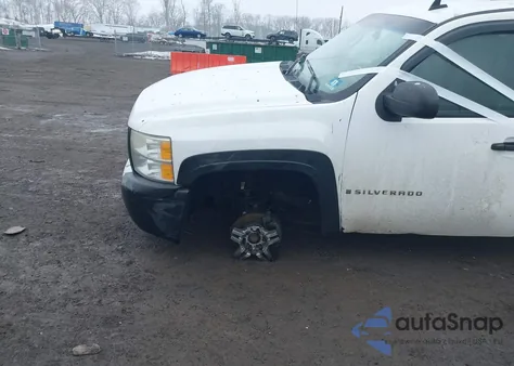2008 Chevrolet Silverado 1500 Work Truck z USA, uszkodzony, nr VIN 1GCEK19C88Z279708